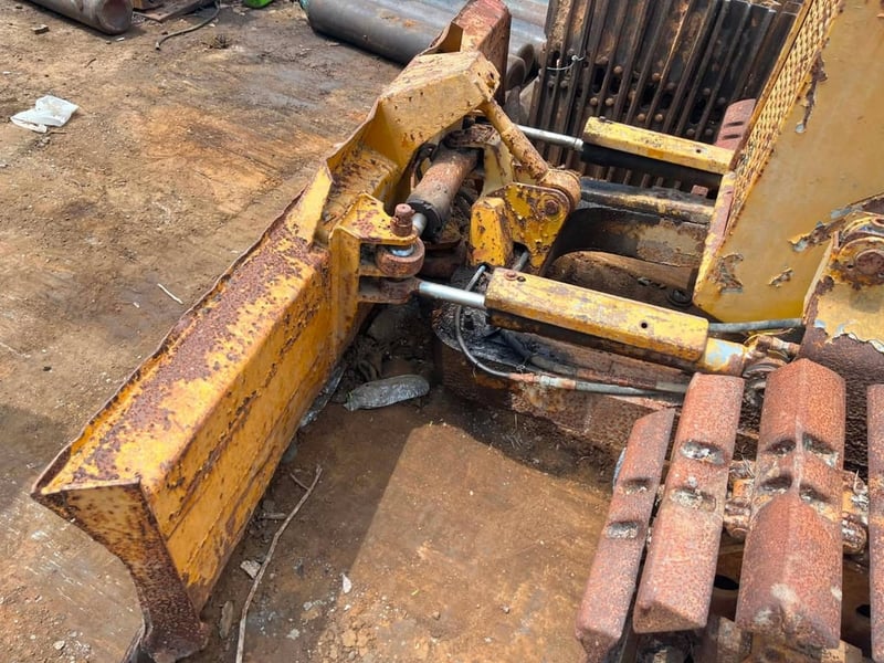 รถแทรกเตอร์komatsu D20p-5 ตีนเป็ด ใบมีดสไล้ ใช้งานดี ราคา155,000 รถแทรกเตอร์komatsu D20p-5 ตีนเป็ด ใบมีดสไล้ ใช้งานดี ราคา155,000