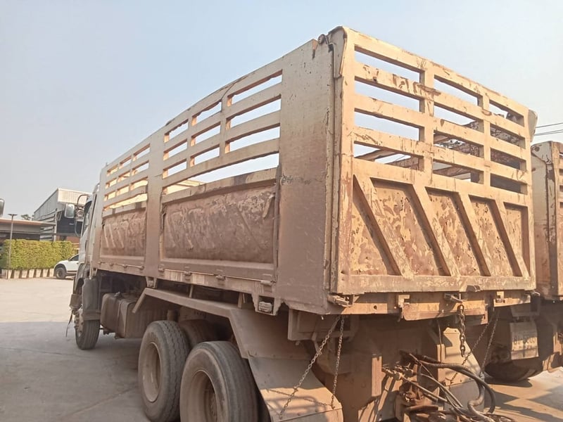 รถ10ล้อดั้ม2เพลา isuzu 360แรง ใช้งานดี มีทะเบียน ราคา1,150,000