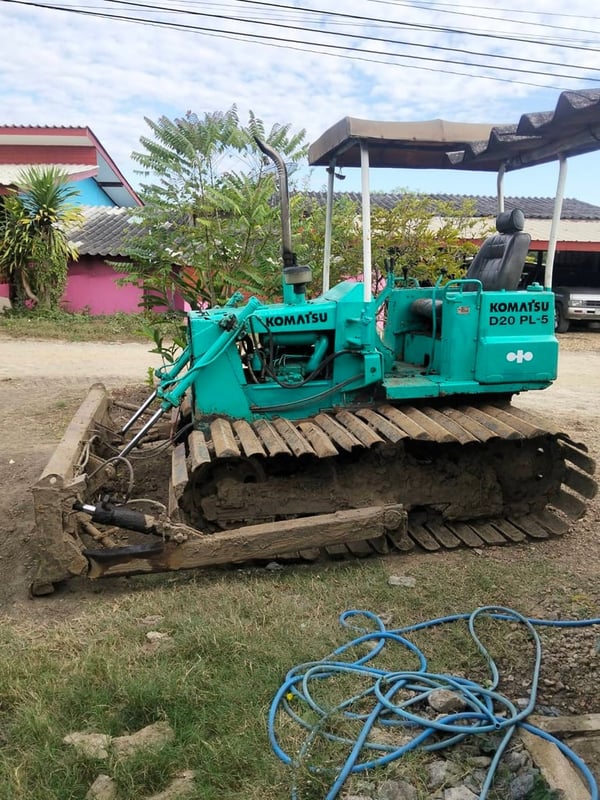 ขายรถแทรกเตอร์komatsu D20p-5ตีนเป็ด ใบ70cm.ใช้ฃานดี ราคา175,000