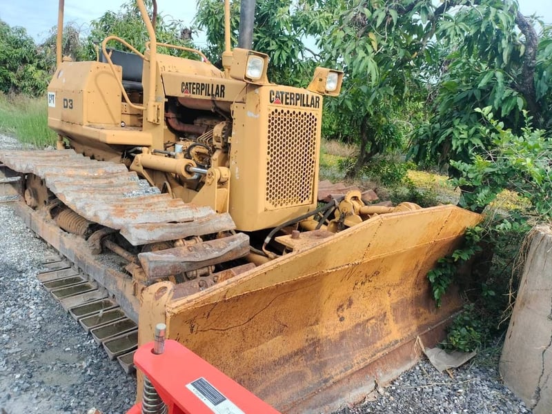 ขายรถแทรกเตอร์CAT D3B ตีนเป็ด ใช้งานดี ใบมีดสไล้ ใบซื้อขาย ราคา285,000 ขายรถแทรกเตอร์CAT D3B ตีนเป็ด ใช้งานดี ใบมีดสไล้ ใบซื้อขาย ราคา285,000