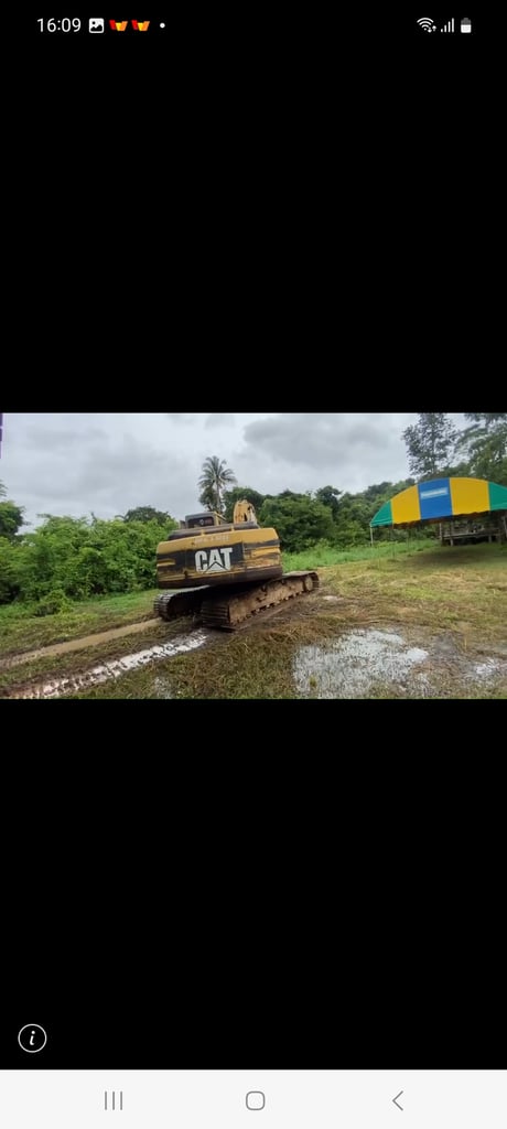 ขายรถแม็คโครCAT 320v2 มีทะเบียน ใช้งานได้ดี ราคา3.4แสน