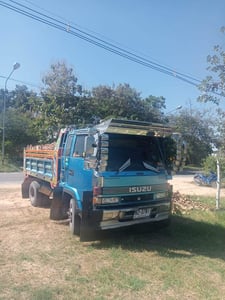 รถ6ล้อดั้มisuzu frr12f  195แรง ใช้งานดี มีทะเบียน ราคา4.3แสน