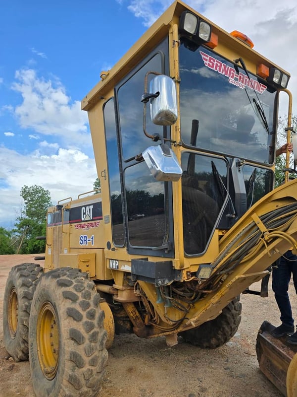 ขายรถเกรดเดอร์  CAT 140H ใช้งานได้ มีทะเบียน ราคา2.7ล.บาท