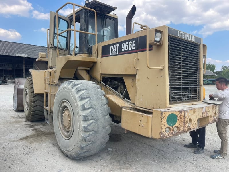 ขายรถตักล้อยาง CAT 966E ใช้งานได้ ใบซื้อขาย ราคา7.5แสน