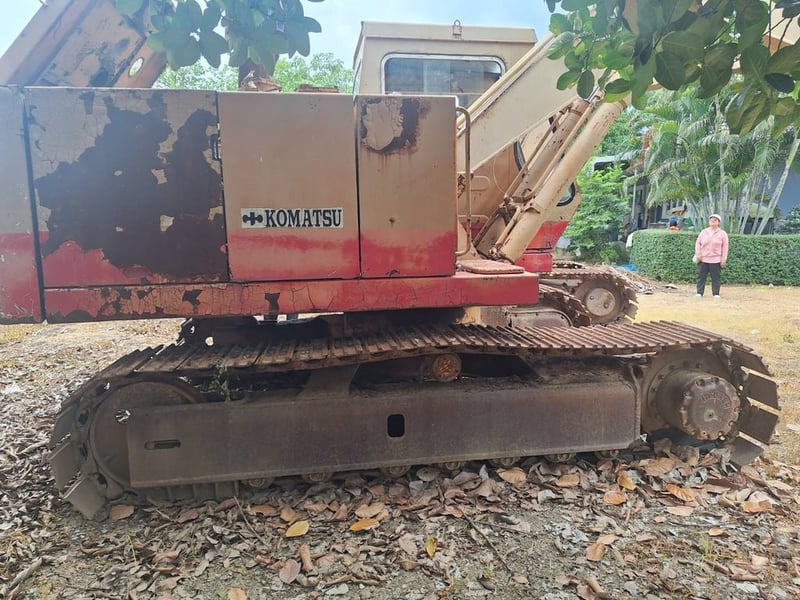 ขายรถแม็คโครkomatsu pc120-2ใช้งานได้ ใบซื้อvายราคา2.2แสน