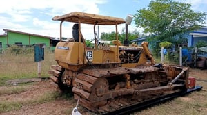 รถแทรกเตอร์CAT D4Dตีนเป็ด ใช้งานดี ใบซื้อขายราคา1.6แสน รถแทรกเตอร์CAT D4Dตีนเป็ด ใช้งานดี ใบซื้อขายราคา1.6แสน