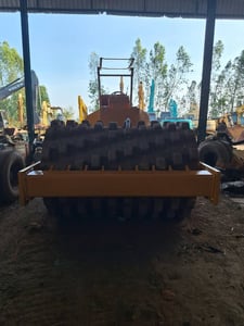 ขายรถบด10ตันsaka 10ton ล้อหนาม ใช้งานดี มีทะบียน ราคา7.5แสน