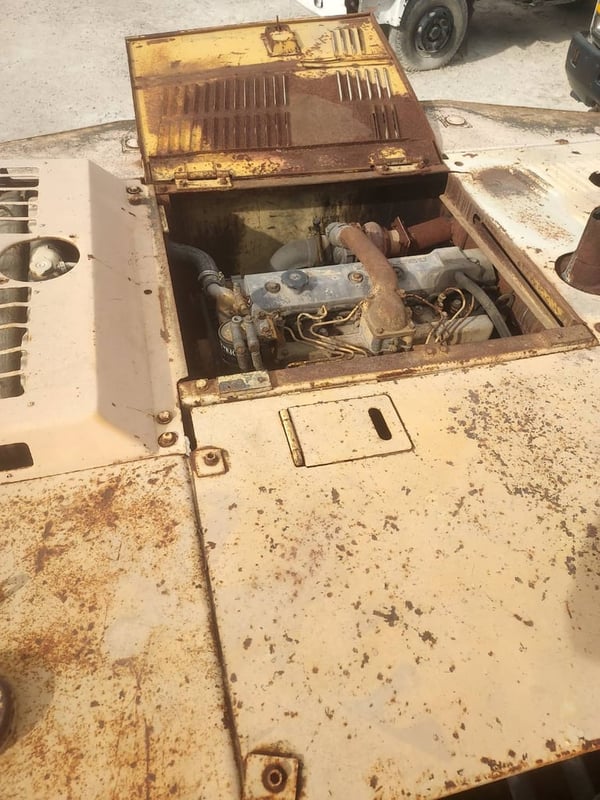 ขายรถแม็คโครkomatsu pc200-5 รวมหัวเจาะ ใช้งานดี  ใบซื้อvาย ราคา3.7แสน