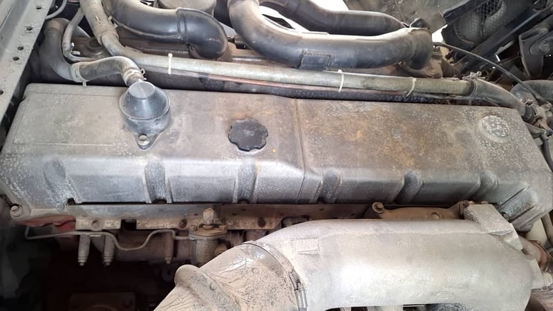 ขายรถ12ล้อเทเลอ hino 360แรง ใช้งานดีมาก มีทะเยียน ราคา6.9แสน ขายรถ12ล้อเทเลอ hino 360แรง ใช้งานดีมาก มีทะเยียน ราคา6.9แสน