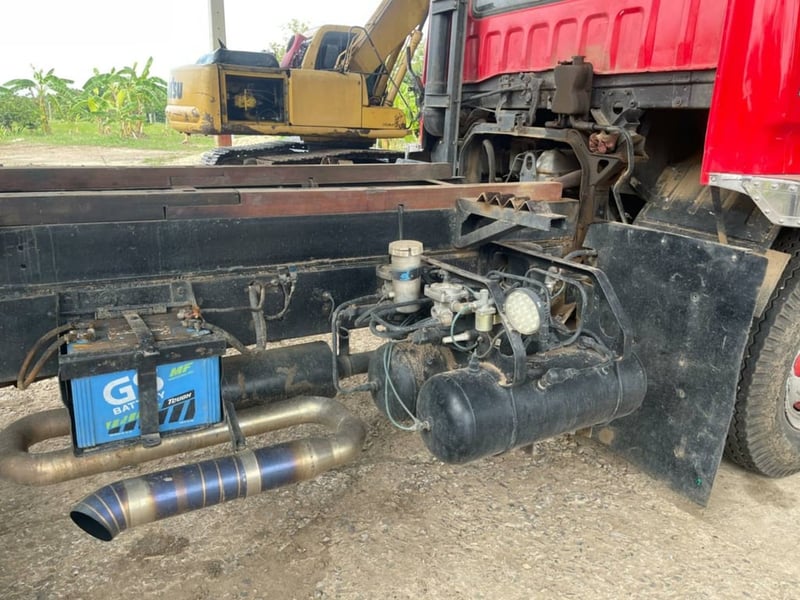 ขายรถ6ล้อดั้ม mitsubishi  190แรง ใช้งานดี มีมะเบียน ราคา5.4แสน