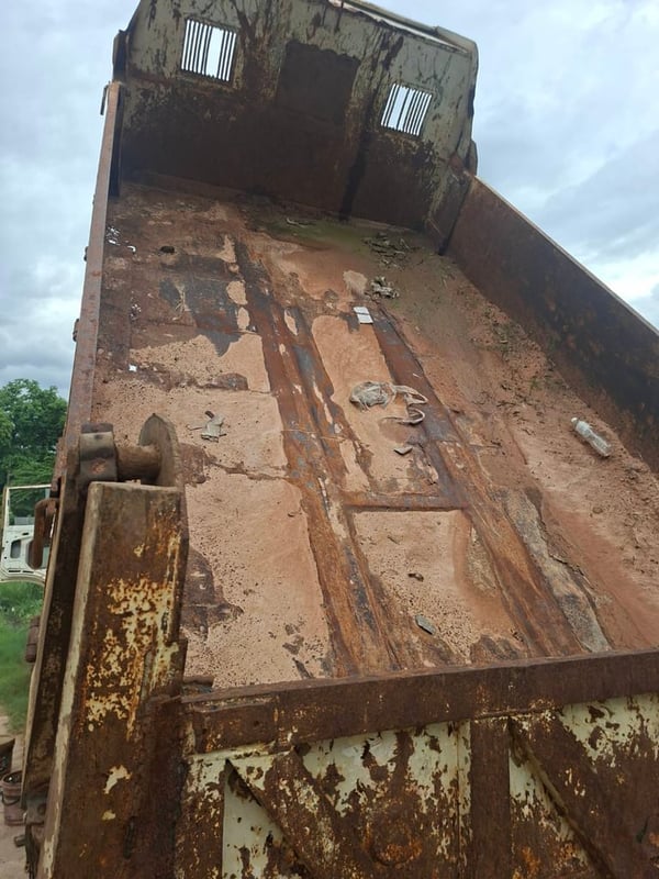 ขายรถ6ล้อhino ดั้ม ทะเบียนขาด เครื่องหลวม ใช้งานได้ ราคา19,5000