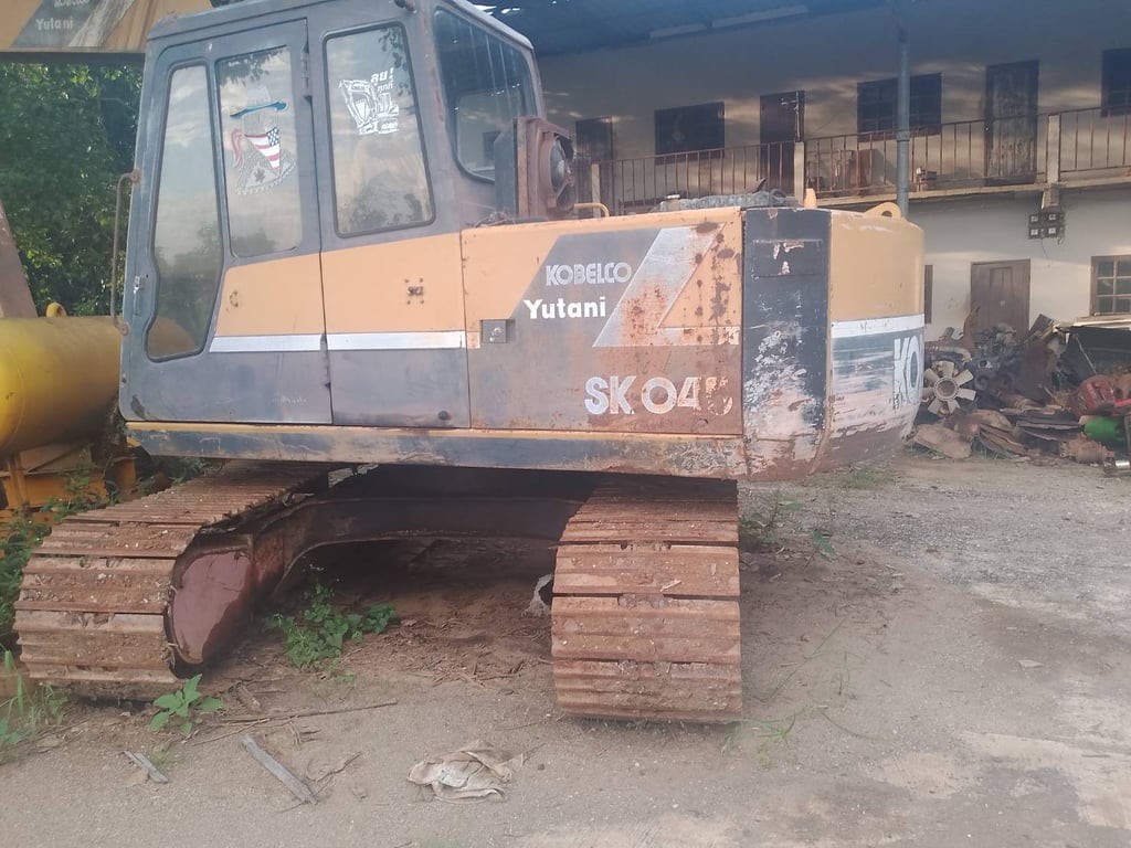 ขายแม็คโครkobelco sk120-2 ใช้งานดี ใบซื้อvาย ราคา385,000