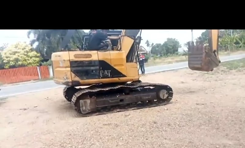 ขายแม็คโครcat 312มีทะเบียน ใช้งานดี ราคา3.5แสน