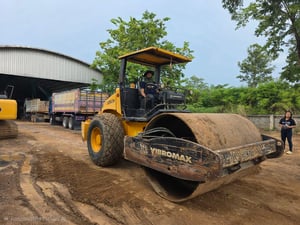 รถบด10ตันjcb vm115d มีทะเบียน ใช้งานดี ราคา800,000