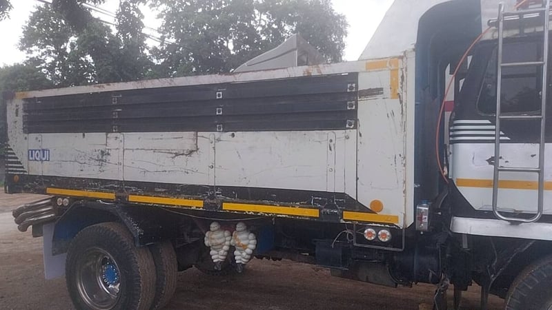 ขายรถ6ล้อดั้มHino มีทะเบียน ใช้งานดีราคา299,000 ขายรถ6ล้อดั้มHino มีทะเบียน ใช้งานดีราคา299,000