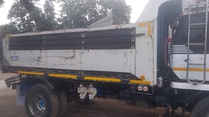 ขายรถ6ล้อดั้มHino มีทะเบียน ใช้งานดีราคา299,000 ขายรถ6ล้อดั้มHino มีทะเบียน ใช้งานดีราคา299,000