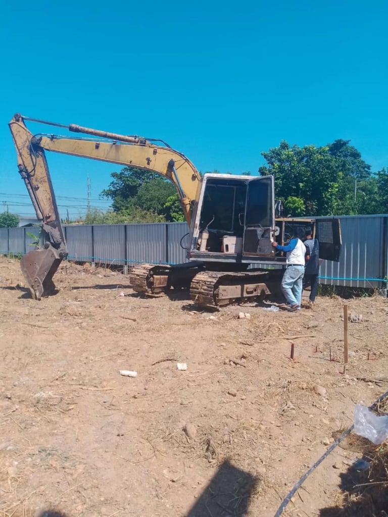 รถแม็คโครkomatsu pc120-5 ใช้งานดี ใบซื้อvาย ราคา299,000