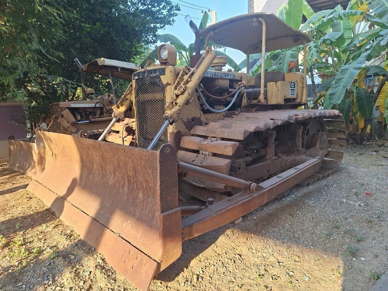 รถแทรกเตอร์ CAT D4D ตีนเป็ด  ใช้งานดี ใบซื้อขายราคา 199,000
