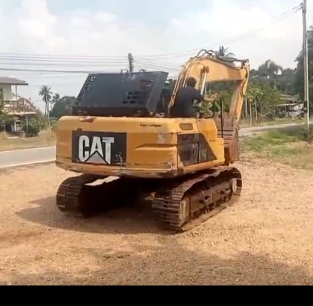 ขายแม็คโครcat 312มีทะเบียน ใช้งานดี ราคา3.5แสน