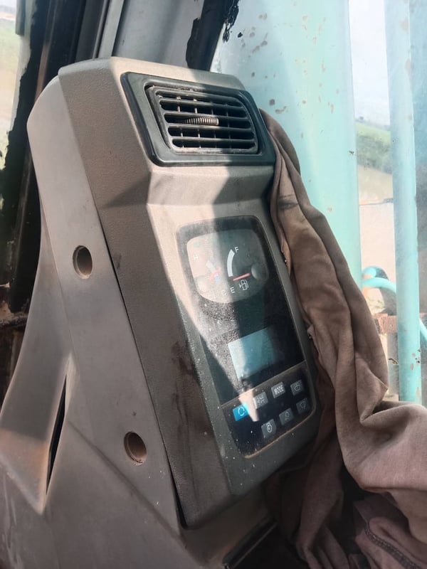 ขายรถแม็คโคร  kobelco sk200-6มีทะเบียน ใช้งานดี ราคา4.5แลน