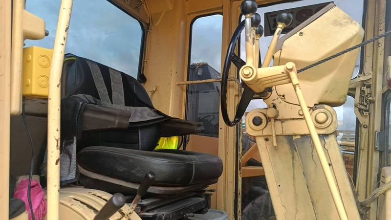 ขายรถเกรดเดอรcat5md 01764ใช้งานได้ มีทะเบียน ราคา1,750,000 ขายรถเกรดเดอรcat5md 01764ใช้งานได้ มีทะเบียน ราคา1,750,000