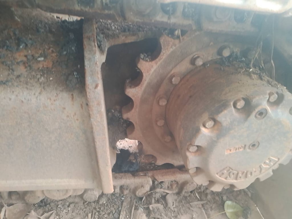 ขายแม็คโครkobelco sk120-2 ใช้งานดี ใบซื้อvาย ราคา385,000