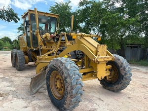 ขายรถเกรดเดอร์CAT 140k ใช้งานดี มีทะเบียน ราคา3.6ล.บาท