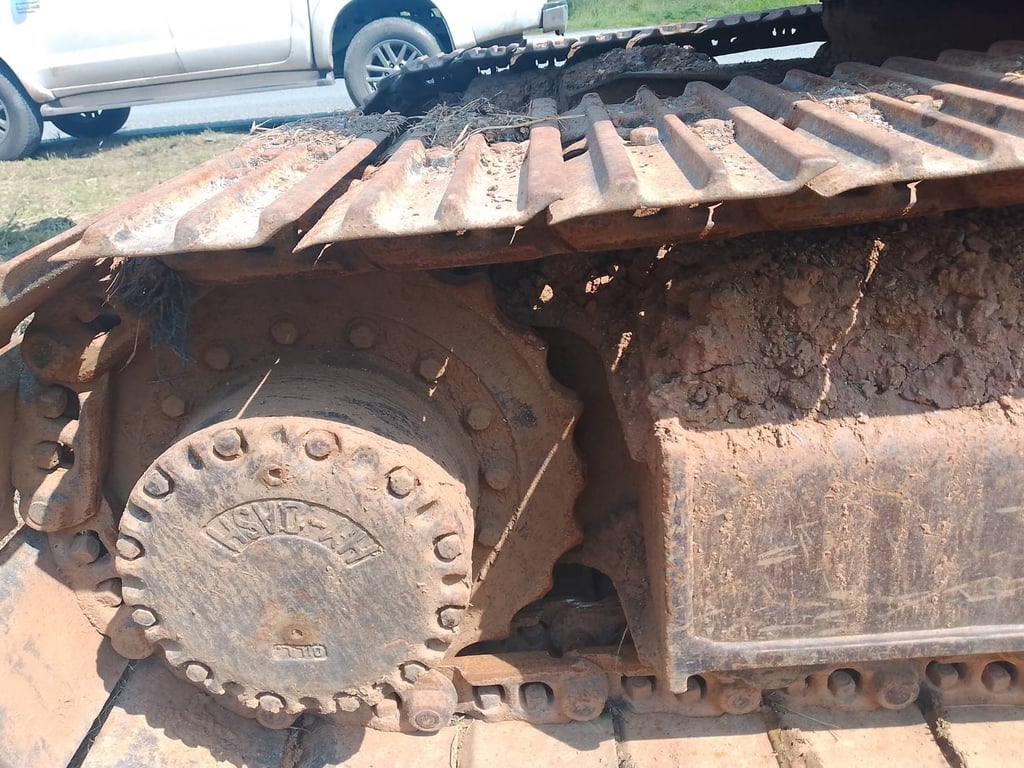 ขายรวม2คันแม็คโครkomatsu pc120-5 รวม2คัน ใช้งานได้ ใบซื้อขาย ราคา400,000 ขายรวม2คันแม็คโครkomatsu pc120-5 รวม2คัน ใช้งานได้ ใบซื้อขาย ราคา400,000