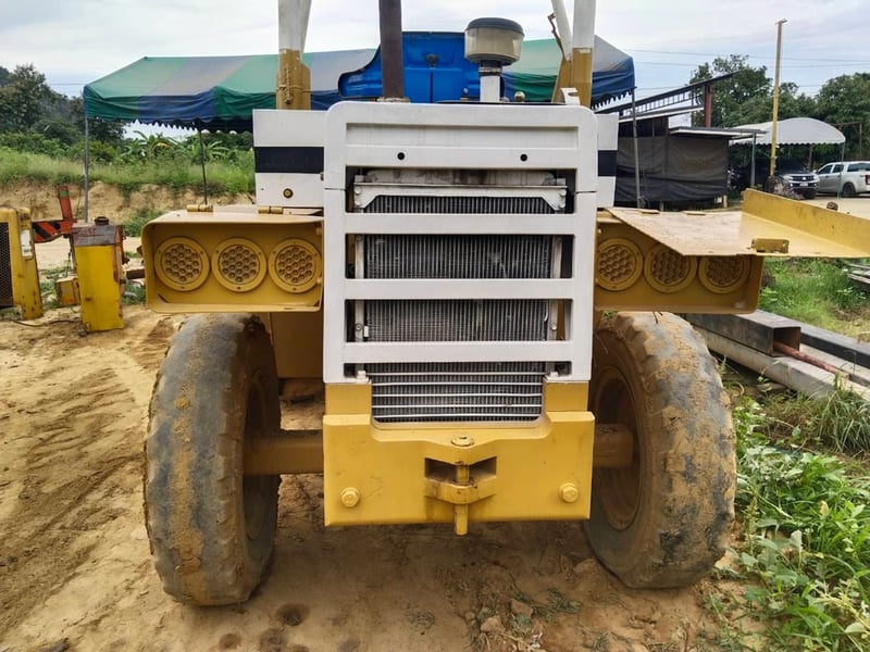 ขายรถตักล้อยางkomatsu 505 ใช้งานดี ใบซื้อขาย ราคา185,000