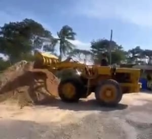 ขายรถตักล้อยางkomatsu jh30 ใช้งานดี ใบซื้อขายราคา1.5แสน