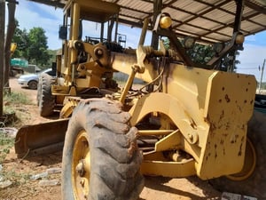 ขายรถเกรดเดอร์ champion 710 ใช้งานดี ใบซื้อขายราคา285,000