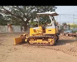 ขายรถแทรกเตอร์komatsu D20p-6ตีนเป็ด ใบมีดสไล้ ใช้งานดี ราคา285,000