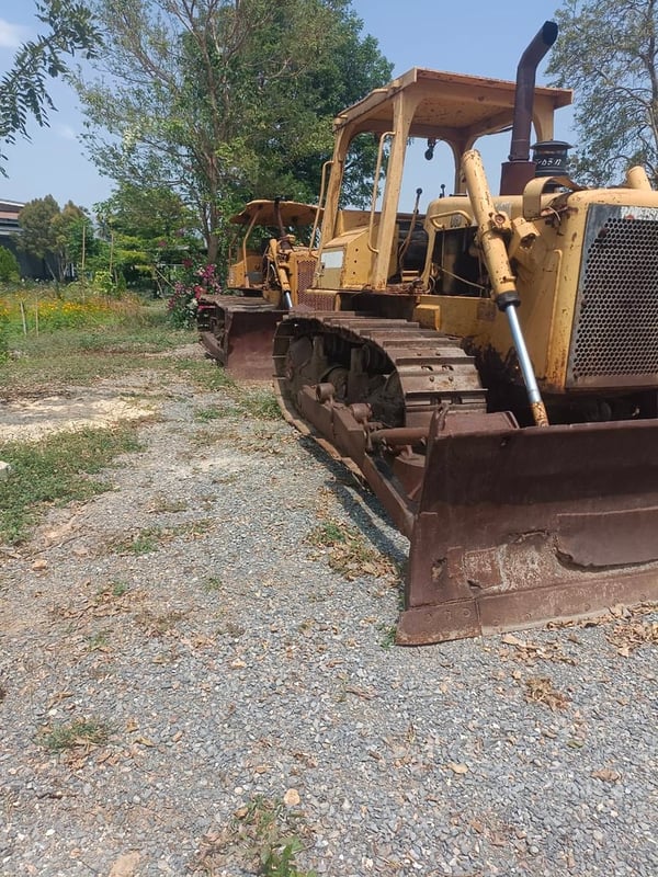 รถแทรกเจอร์CAT D6D ตีนไก่ เกียร์ตัด ใช้งานดี ใบซื้อvาย ราคา 6.9แสน