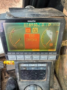 ขายรถแม็คโครkomatsu pc200-8 ใช้งานดี มีทะเบียน ราคา4.7แสน