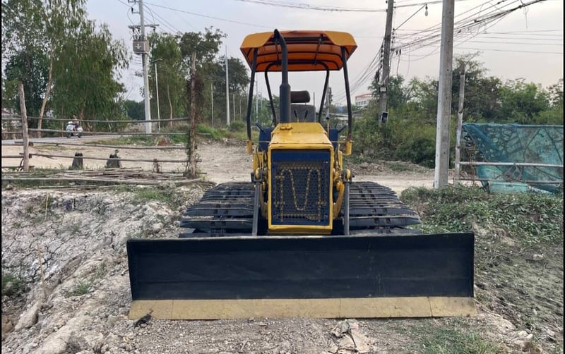 รถ ทรกเตอร์komatsu D20pl-5ตีนเป็ด ใบ70cm.ใช้ฃานดี ราคาถูกดี 179,000