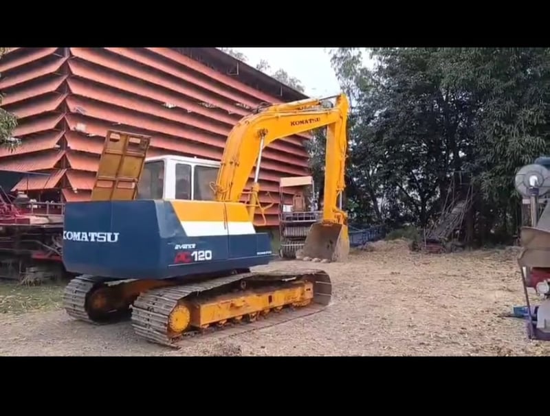 ขายรถแม็คโครkomatsu pc120-5ใช้งานดี ใบซื้อขาย ราคา3.4แสน