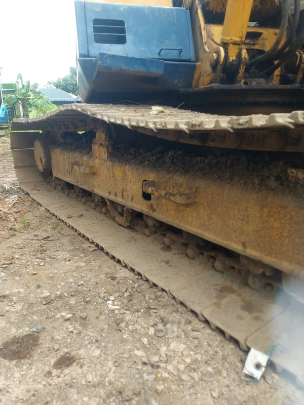 ขายรถเเม็คโครkomatsu pc120-5ใช้งานได้ ใบซื้อขายราคา300,000คา