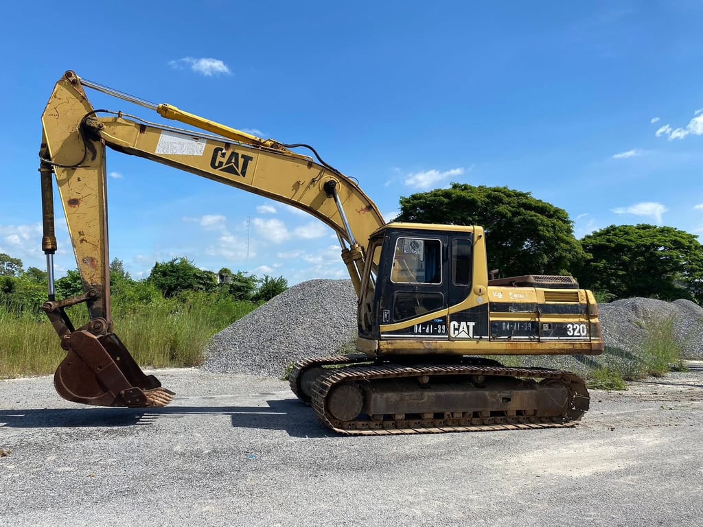 ขาย2คันรวม cat320v2 บูมยาว1 สั้น1 ตามสภาพ ราคา5.8แสน