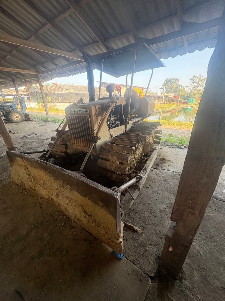 รถแทรกเตอร์ komatsu D20p-3ตีนเป็ด ใช้งานได้ ราคา55,000