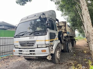 รถหัวลากnissan2หัวลาก+1หางใช้งานได้ปกติ มีทะเบียนราคา4.5แสน