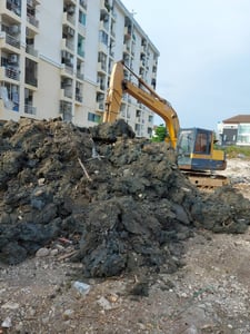 ขายหินคลุก หินผุ หน้าดิน ลูกรัง เศษปูนทุปตึก รับถม