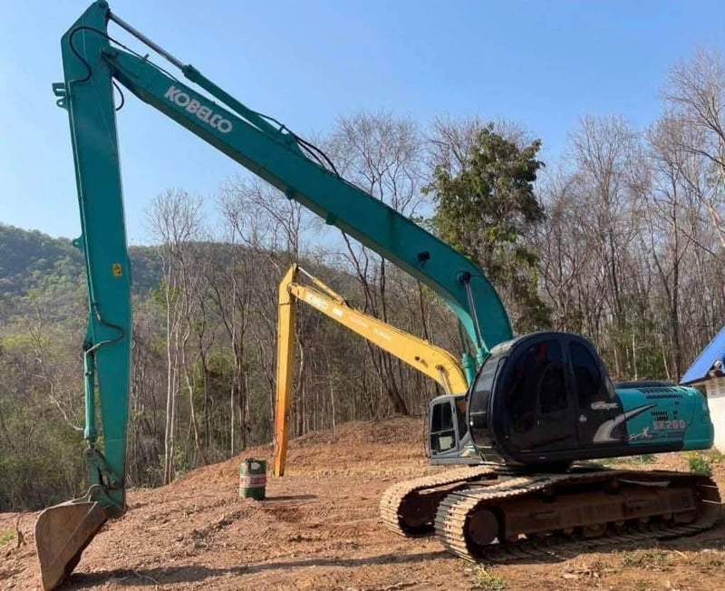 ขายแม็คโครkobelco sk200-5 บูมยาว ใบซื้อvาย ใช้งานดี ขายแม็คโครkobelco sk200-5 บูมยาว ใบซื้อvาย ใช้งานดี