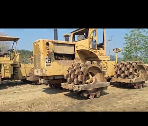 ขายรถบดล้อกนาม4ล้อcat815ใช้งานดี มีทะเบียน ราคา1,580,000 ขายรถบดล้อกนาม4ล้อcat815ใช้งานดี มีทะเบียน ราคา1,580,000