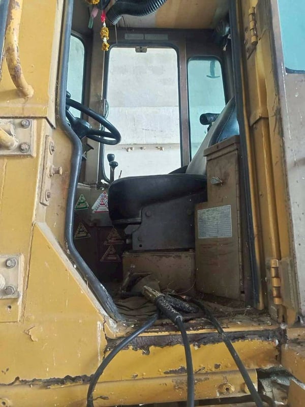 รถตักล้อยางkomatsu wa320-1 ใช้งานดี  ใบซื้อvาย ราคา 6.9แสน