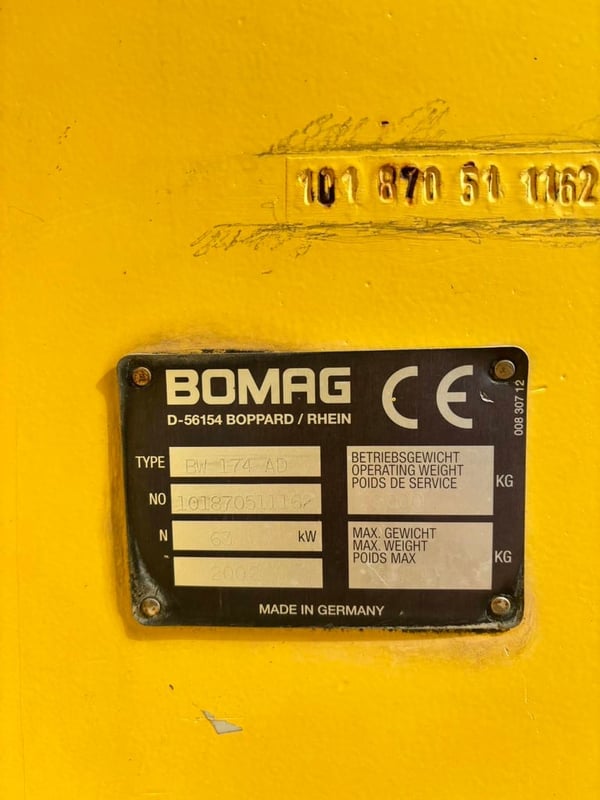 ขายรถบดล้อเหล็ก Bomag BW174ad ใช้งานปกติ มีทะเยียนราคา4.5แสน