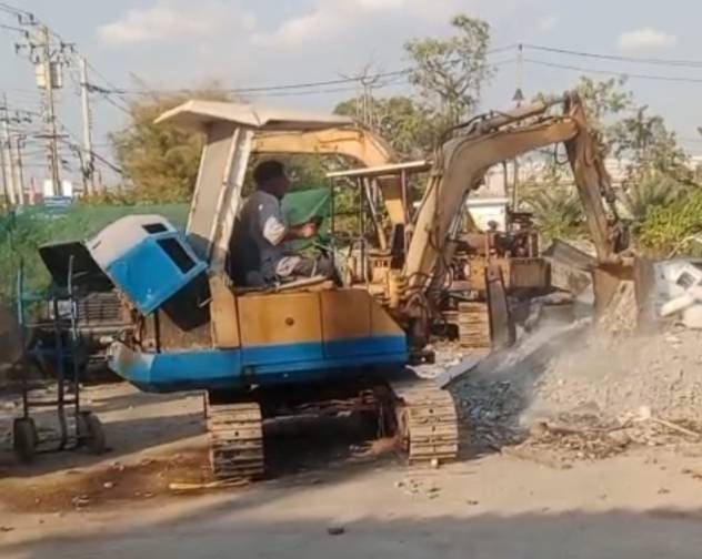 ขายรถ แม็คโครkonatdu pc20-5 ใข้งานดี ราคา118,000