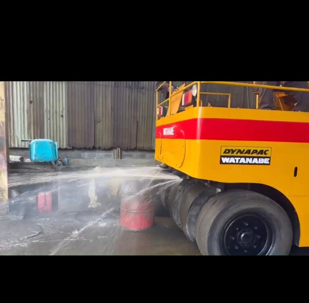ขายรถบดล้อยางwatanabe 7ล้อใช้งานได้ดี มีทะเบียร ราคา4.7แสน