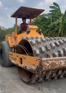 รถบด10ton ล้อหนาม sakai sv500DF ใช้งานดี มีทะเบียน ราคาถูกดีๆๆ6.7แสน รถบด10ton ล้อหนาม sakai sv500DF ใช้งานดี มีทะเบียน ราคาถูกดีๆๆ6.7แสน