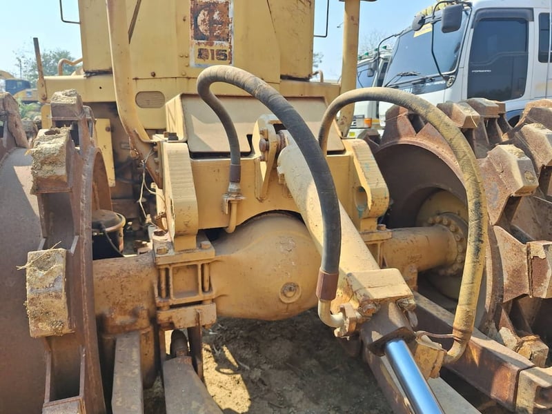 ขายรถบดล้อกนาม4ล้อcat815ใช้งานดี มีทะเบียน ราคา1,580,000 ขายรถบดล้อกนาม4ล้อcat815ใช้งานดี มีทะเบียน ราคา1,580,000