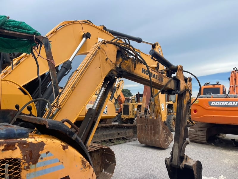 ขายรถแม็คโครkomatsu  pc30u  ใช้งานได้ปกติ ราคา1.2แสน